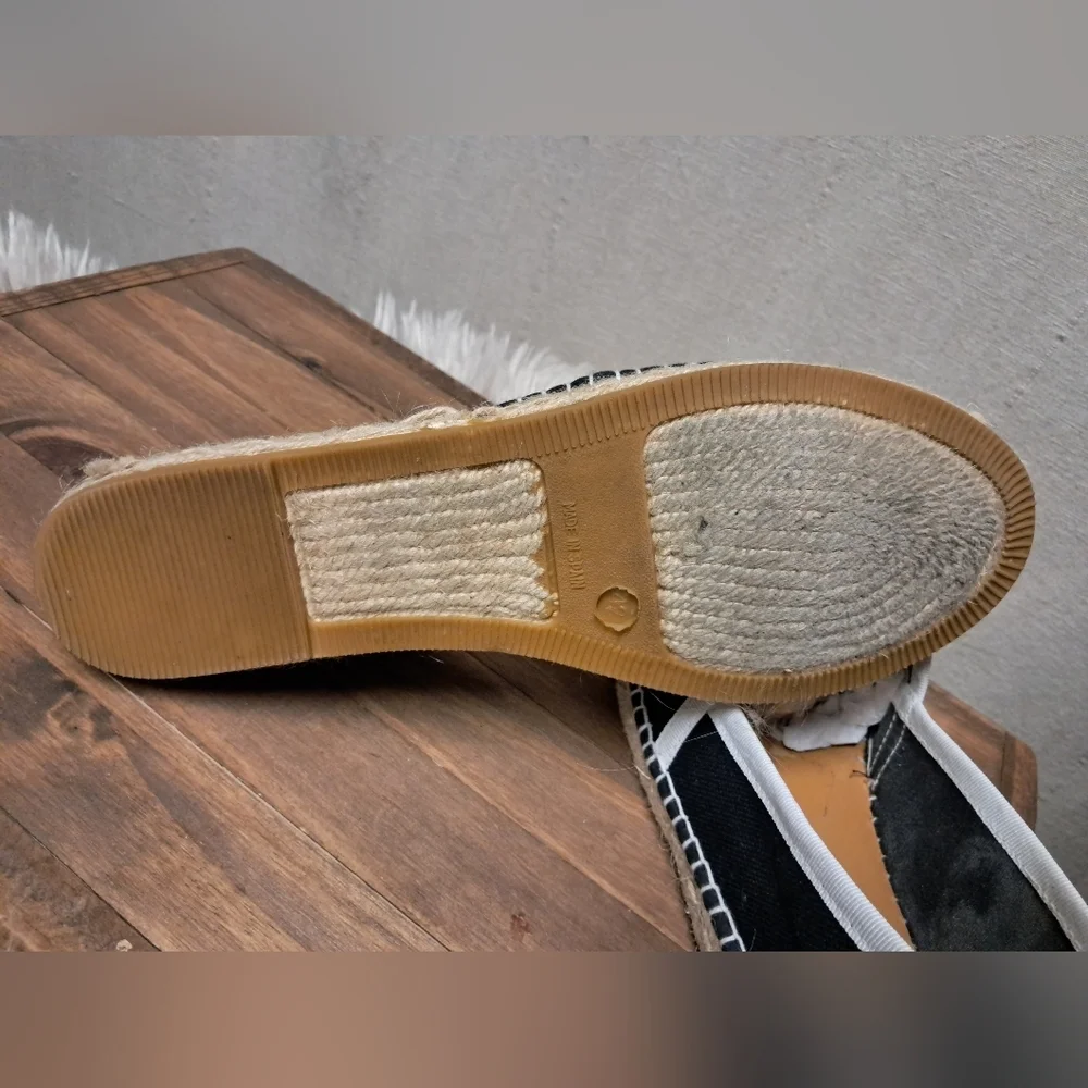 Andre Assous Canvas Espadrilles Size 11